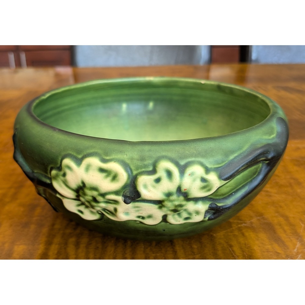Roseville Pottery Dogwood Green Smooth 1920 Art Pottery Bowl